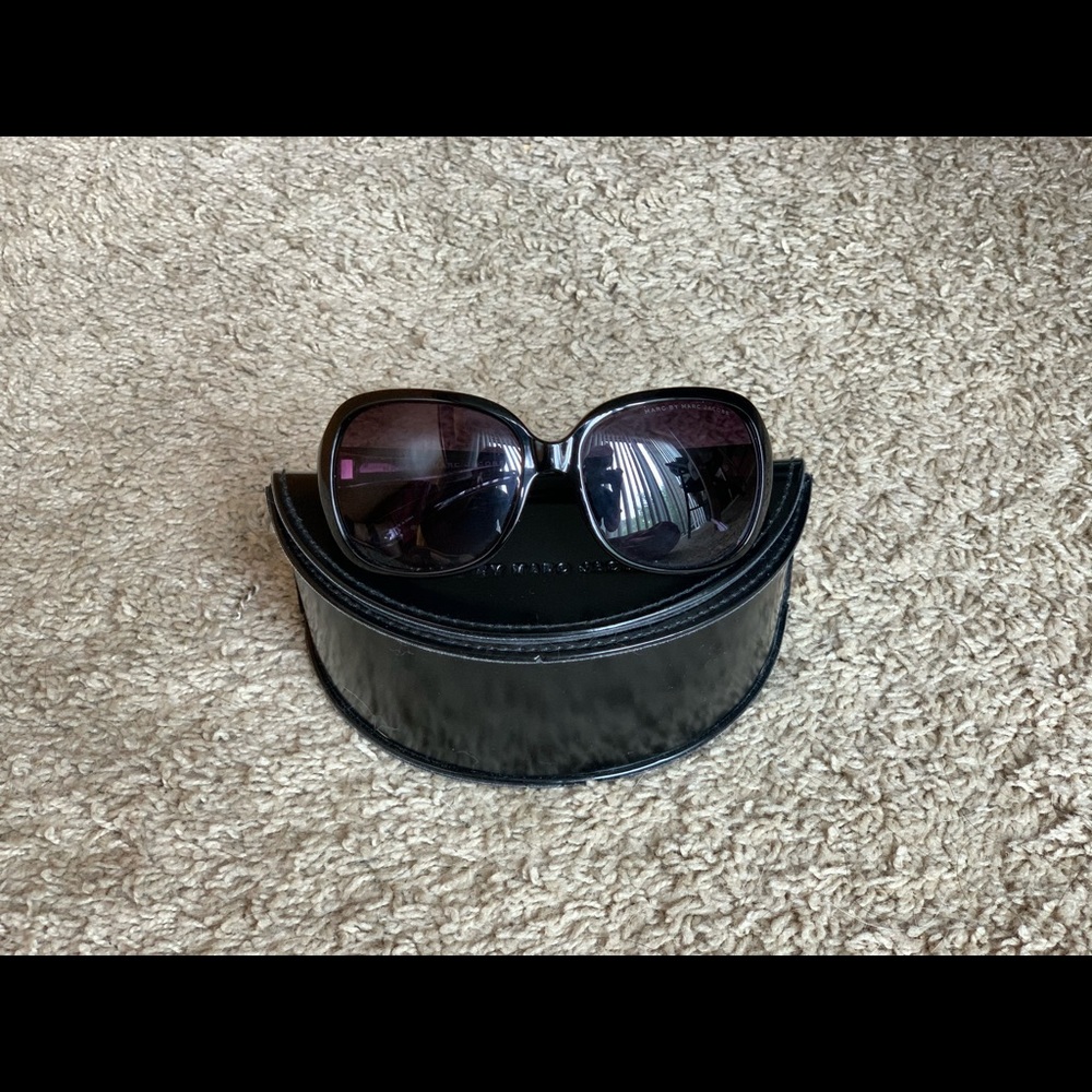 💖Marc by Marc Jacobs Sunglass with Bow Detail💖